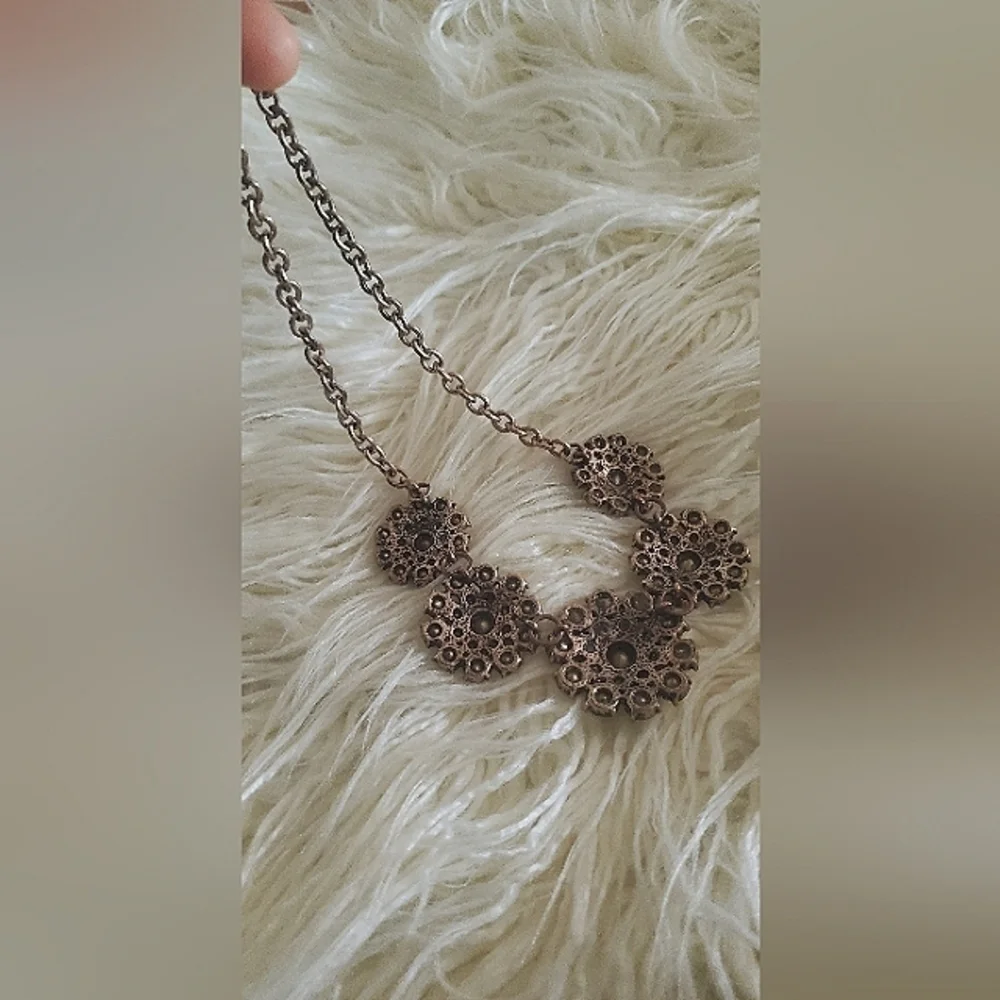 Charming Shinning Necklace. 🌴